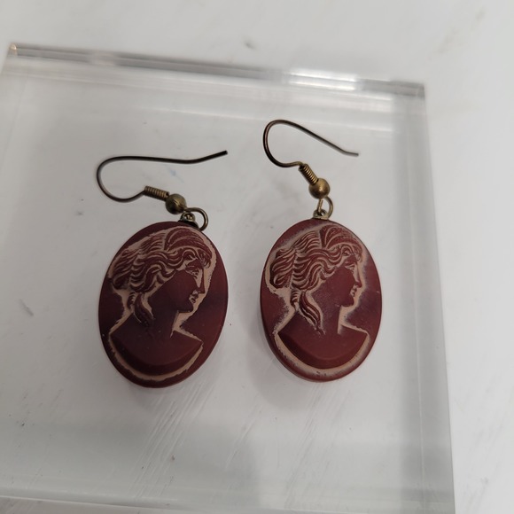 Vtg Cameo Earrings Bronze Tone Oval Profile Portrait Dangle Jewelry Cottagecore - Picture 2 of 7